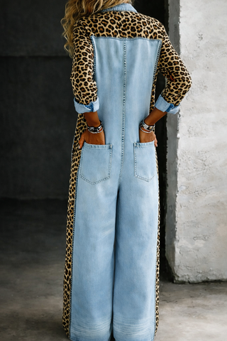 Combinaison chemise denim bleu clair, vue dos, col à boutons, poches plaquées