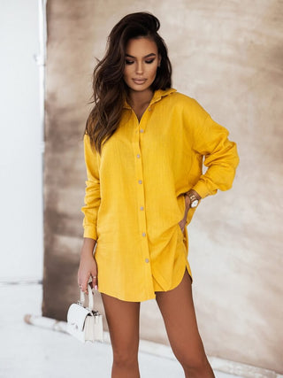 Ensemble chemise jaune boutonnée manches longues et short assorti