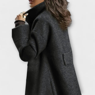 Veste thermique Filipa gris foncé, gros plan épaule et manche, poches plaquées