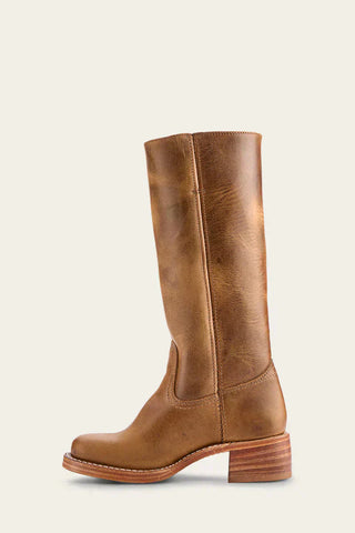 Bottes mi-mollet en cuir camel, bout fermé, talon bloc, surpiqûres le long de la tige.