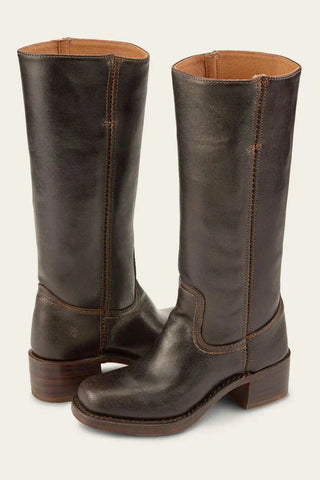 Bottes mi-mollet en cuir foncé, bout fermé, talon bloc et surpiqûres décoratives.