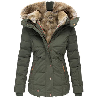 Manteau d’hiver vert foncé matelassé, capuche doublée de fourrure, fermeture boutonnée