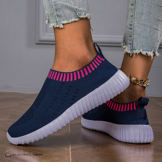 Chaussures de confort Naomi™ bleu marine, tige en maille et semelle ondulée blanche