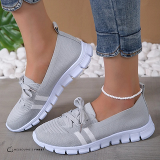 Chaussures d’été en mesh gris à lacets, semelle blanche à encoches, talon rehaussé