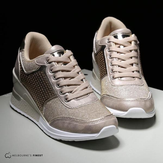 Chaussures de confort Emmy™ dorées, à lacets, dessus textile, semelle blanche
