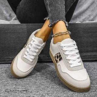 Chaussures de confort Bessie™ pour femmes, sneakers blanches à lacets, empiècement léopard.