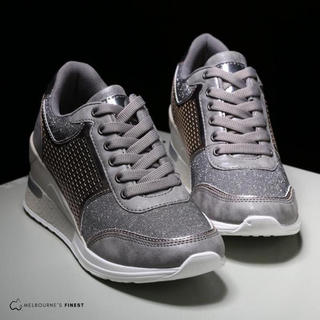 Chaussures de confort Emmy™ grises, à lacets, empiècements perforés, semelle blanche