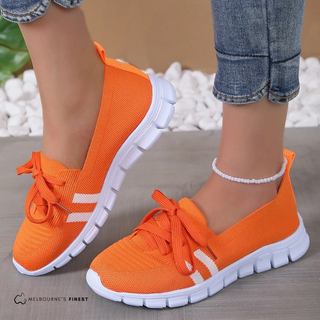 Chaussures d’été en mesh orange à lacets, semelle blanche à encoches, fermeture élastique
