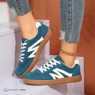 Baskets basses femme Lois™ bleu pétrole, logo blanc, lacets blancs, semelle gomme