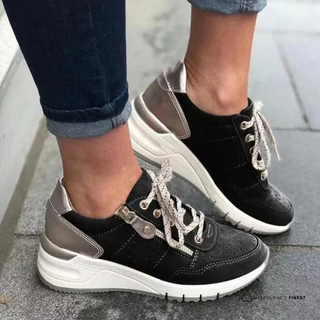 Chaussures orthopédiques femme Trudy™ noires, lacets, semelle épaisse blanche