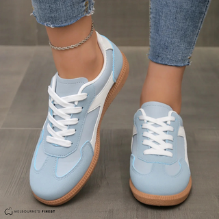 Chaussures orthopédiques femme Cleo™ bleu clair, empiècements blancs, semelle beige