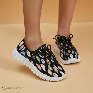 Chaussures de confort Lilian™ noires à lacets, semelle épaisse, motifs graphiques.
