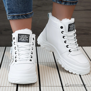 Bottes d’hiver Zoey™ blanches à lacets, doublure moelleuse, semelle plateforme crantée.