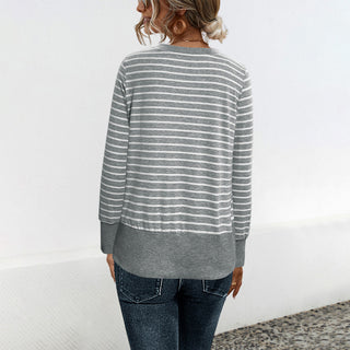 Cardigan rayé gris vue dos, manches longues, base droite, rayures horizontales.