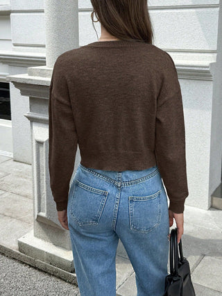 Cardigan court marron, vue dos en maille à manches longues, col rond