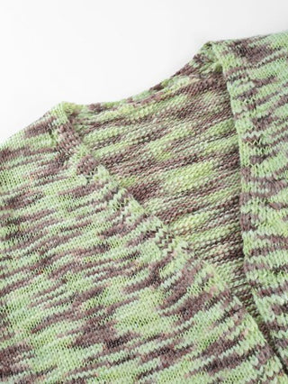 Tissu du cardigan : maille marbrée vert et beige, texture chinée