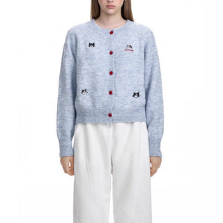 Cardigan mohair bleu clair à boutons rouges et broderies de chats, col rond
