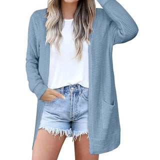 Cardigan long ouvert en tricot gaufré bleu clair, manches longues et poches plaquées