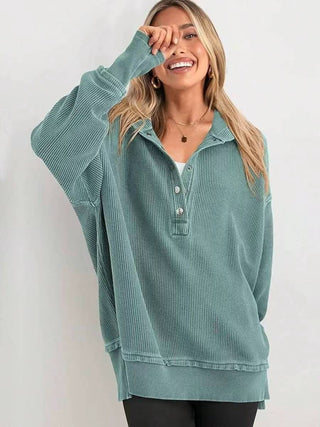 Haut oversize Henley à capuche côtelé bleu-vert, patte de boutons au col