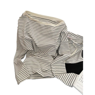 Ensemble de pyjama rayé coton noir et blanc : haut manches longues épaules dénudées, shorts