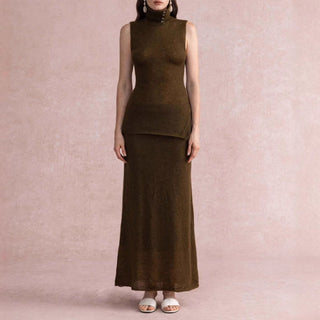 Ensemble deux-pièces tricot : top sans manches col montant et jupe maxi marron foncé