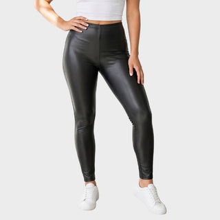 Leggings noirs en simili cuir à taille haute, silhouette galbée, couture discrète.