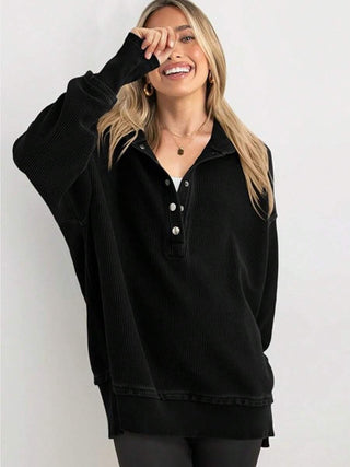 Haut oversize Henley à capuche côtelé noir, patte de boutons au col