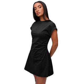 Robe T-shirt minimaliste pour femmes – Décontractée, Moderne et Polyvalente