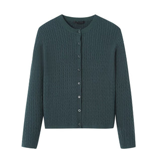 Gilet en tricot vert foncé à torsades, col rond, boutons devant.