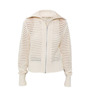 Cardigan zippé blanc cassé en tricot ajouré, col montant et poches latérales.