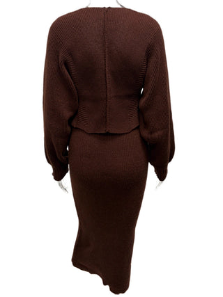 Ensemble robe midi marron vue dos avec cardigan court et encolure ronde