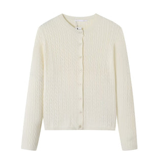 Gilet en tricot crème à torsades, col rond, boutons sur le devant.