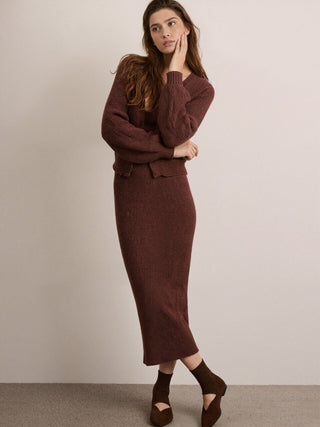 Ensemble robe midi tricot marron à bretelles avec cardigan court boutonné
