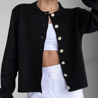 Cardigan femme noir en maille, col rond, boutons ronds argentés et manches longues