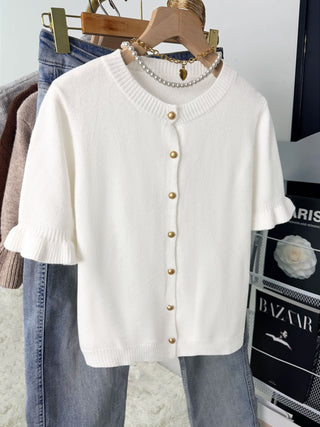 Cardigan tricot blanc à col rond, boutonné devant, manches courtes volantées