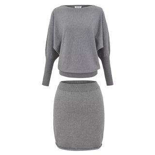 Ensemble pull en laine mérinos gris à manches chauve-souris et jupe mini