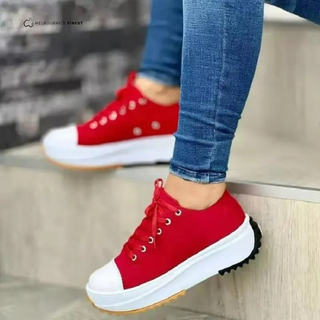 Chaussures orthopédiques femme Marissa™ rouges à lacets, semelle blanche et bordure noire