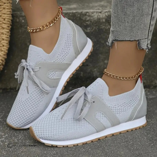 Chaussures orthopédiques femme Wilma™ blanches à lacets, semelle claire, tige maille.