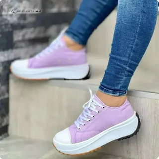 Chaussures orthopédiques femme Marissa™ violettes à lacets, semelle blanche et semelle noire