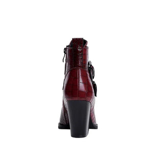 Botte pour femme bordeaux, vue arrière, talon bloc noir, détail de fermeture à boucles.