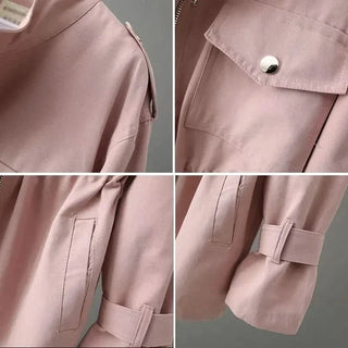 Détails du manteau rose : poche à rabat et bouton pression