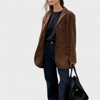 Manteau printemps marron en daim, col veste, fermeture à boutons, poches latérales.