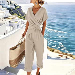 Combinaison fluide femme, haut portefeuille croisé, manches courtes, pantalon 3/4 tapered beige