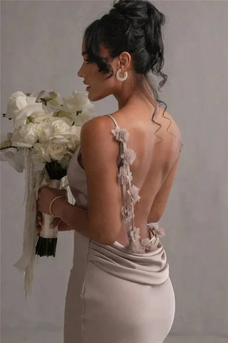Xenia | Élégant robe maxi en satin texturé avec applications florales