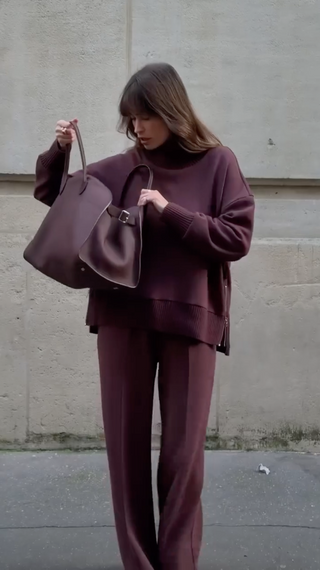 Ensemble femme bordeaux : pull manches longues côtelé et pantalon ample