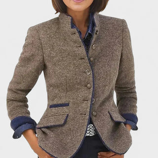 Manteau marron à col droit, boutonnage et poches plaquées, manches longues
