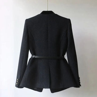 Veste courte noire dos uni avec taille cintrée et ceinture noire