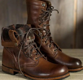 Bottes mi-mollet en cuir marron à lacets, doublure chaude et semelle robuste