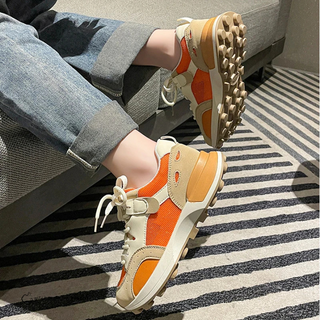 Baskets confort femme Salma™ beiges et orange, semelle crantée, lacets blancs