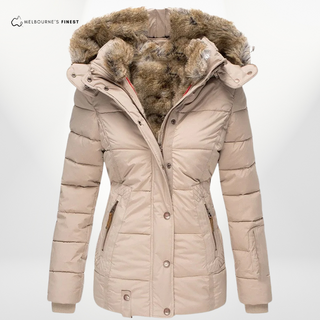 Manteau d'hiver matelassé beige clair à capuche bordée de fausse fourrure